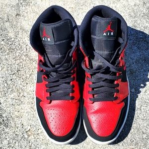 Jordan 1 Mid